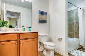 Interior - 8 Mi to Dtwn Naples: Condo w/ Resort Amenities! (Naples)