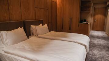 Laptop workspace, free WiFi