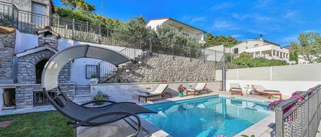 Piscine extérieure, piscine chauffée