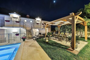 Terrace/patio - Family Holiday House with Private Swim Spa Heated Pool **** (Žrnovnica)