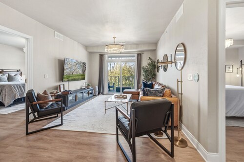 Luxury Penthouse · Harbor Views · Steps to Shops, Dining, and Waterfront