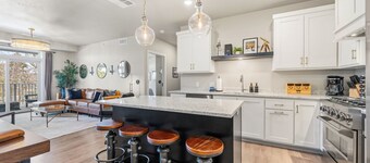 Luxury Penthouse · Harbor Views · Steps to Shops, Dining, and Waterfront