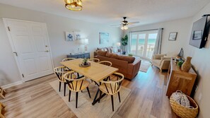 Living area - Seacrest 601ab 3 Bedroom Condo (Fort Walton Beach)