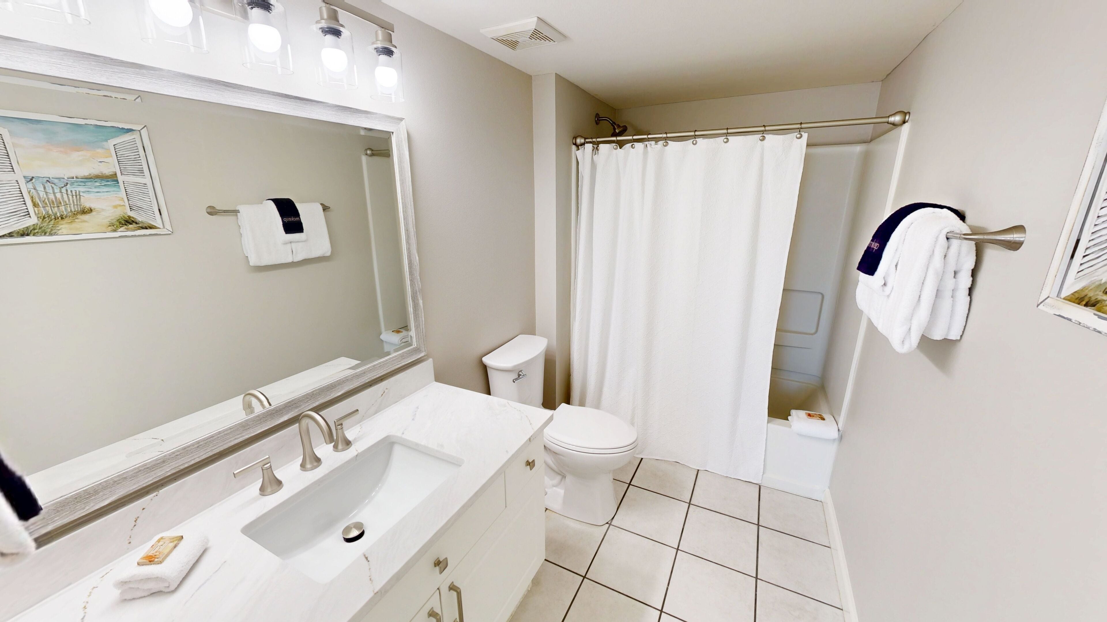 Studio | Bathroom
