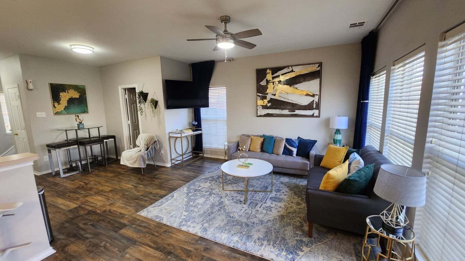 Duplex, 3 Bedrooms | Living area | Smart TV, streaming services