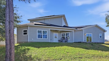 House, 3 Bedrooms | Exterior