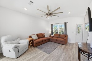 House, 3 Bedrooms | Living area | Smart TV, streaming services - Modern Pine-scented Retreat 30 Mins To Beach! 3 Bedroom Home (Crestview)