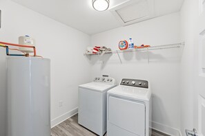 House, 3 Bedrooms | Interior - Modern Pine-scented Retreat 30 Mins To Beach! 3 Bedroom Home (Crestview)