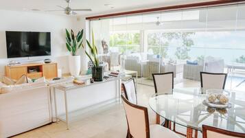 Condo, 3 Bedrooms | Interior