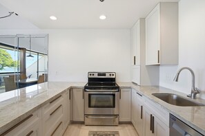 Appart'hôtel, 2 chambres | Cuisine privée