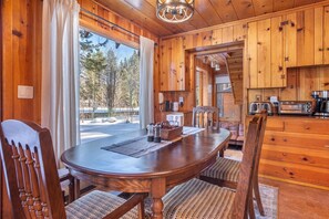 Cabin, 3 Bedrooms | Dining - Midiron Golf Cabin 3 Bedroom Cabin (Kings Beach)
