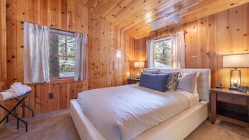 Cabin, 3 Bedrooms | 3 bedrooms, laptop workspace, iron/ironing board, free WiFi