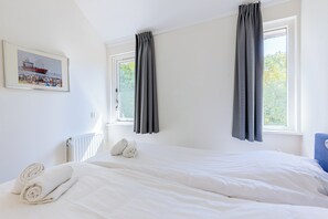 House | 3 bedrooms, bed sheets - Westduin Family Apartment Near the Beach (Vlissingen)