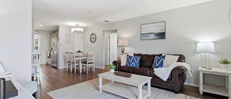 Condo, Multiple Beds, Balcony, Garden View (Ozark Viewpoint Retreat) | Living area