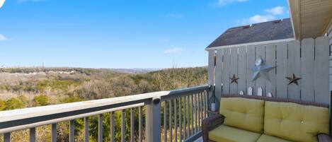 Appart'hĂŽtel, plusieurs lits, balcon, vue jardin (Ozark Viewpoint Retreat) | Vue de la chambre
