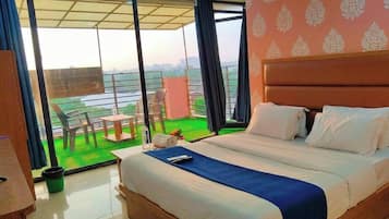 Deluxe Room, City View | Balcony view