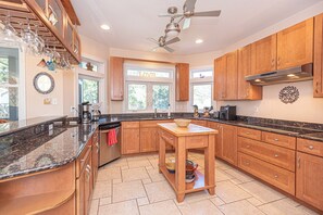 Fridge, microwave, oven, stovetop - Dockside Daydream - Beautiful 4 Bed, 3.5 Bath South Bethany Beach Home with elevator only 1/2 mile walk to the beach with canal access and views (Bethany Beach)