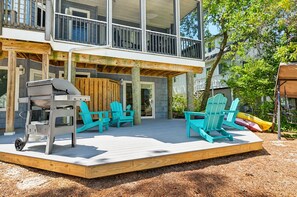 Terrace/patio - Dockside Daydream - Beautiful 4 Bed, 3.5 Bath South Bethany Beach Home with elevator only 1/2 mile walk to the beach with canal access and views (Bethany Beach)