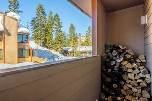 Property grounds - The Mammoth Nook-2 Bedroom+Loft close to the Village! (Mammoth Lakes)