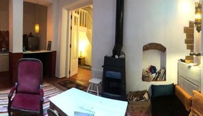 مدفأة، ألعاب للصغار، شاشة كمبيوتر، طابعة