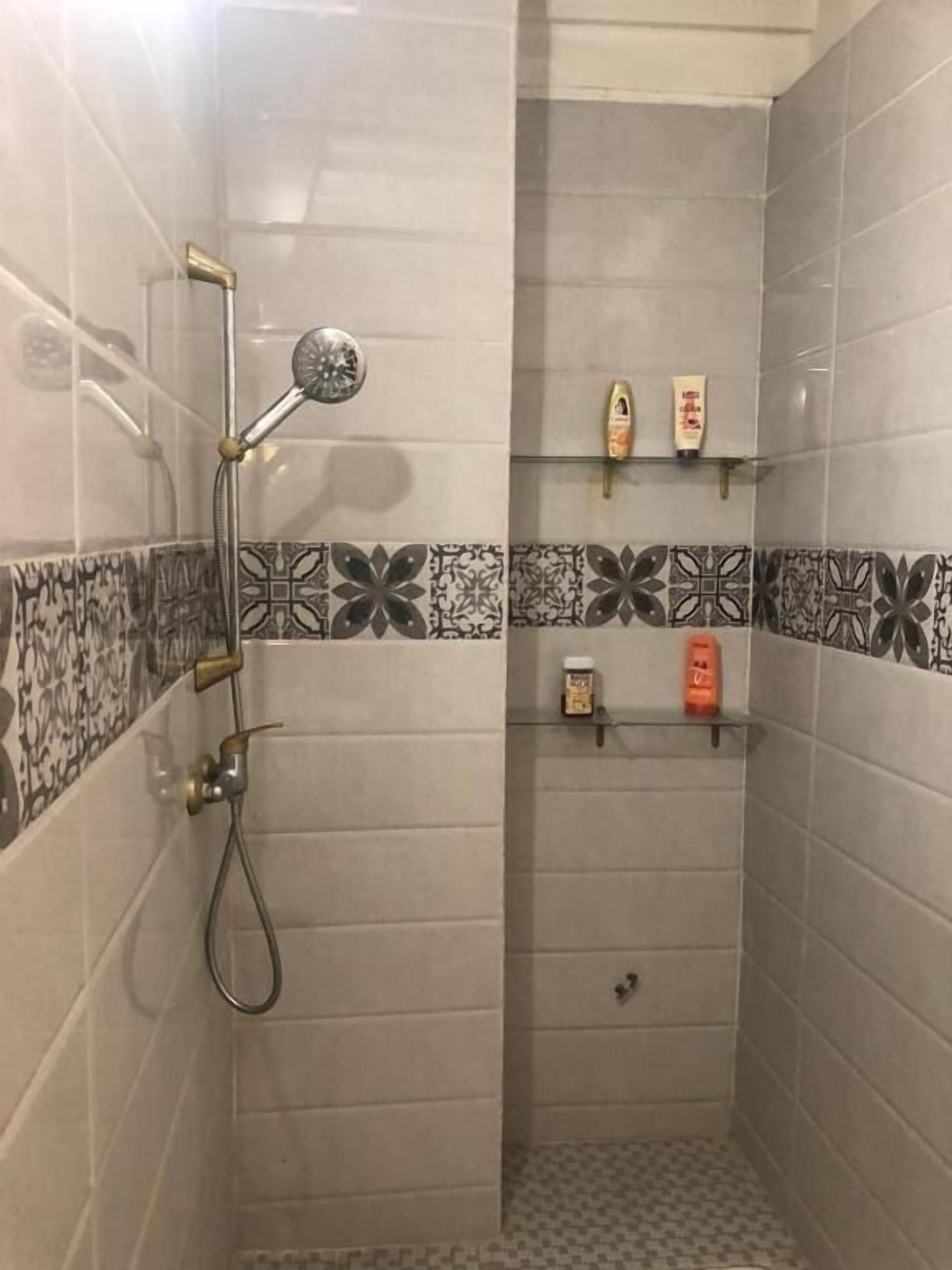 Chambre Supérieure, patio, vue cour intérieure | Salle de bain