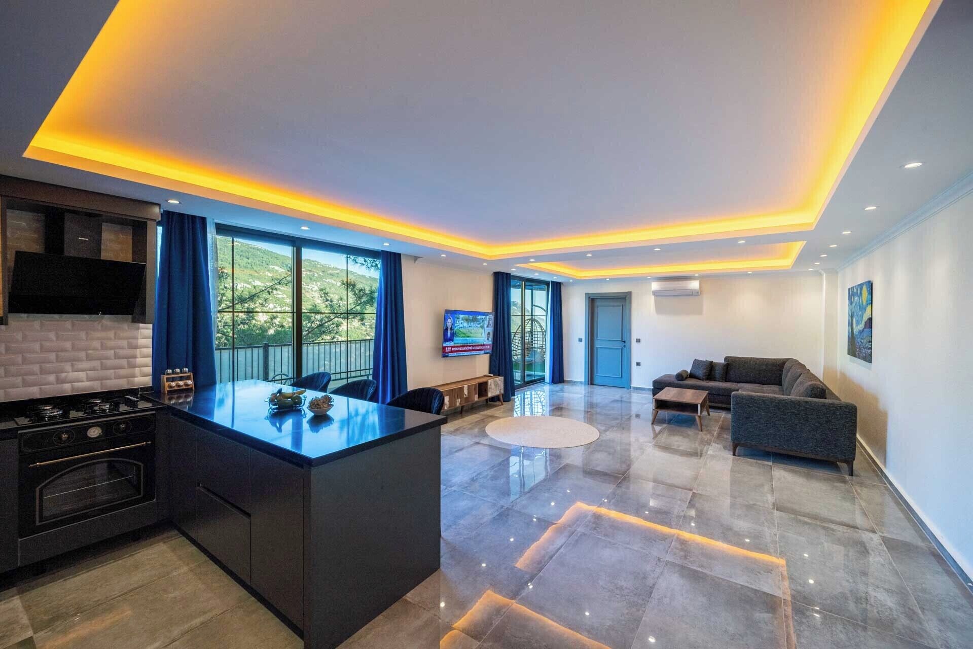 المنشأة من الداخل