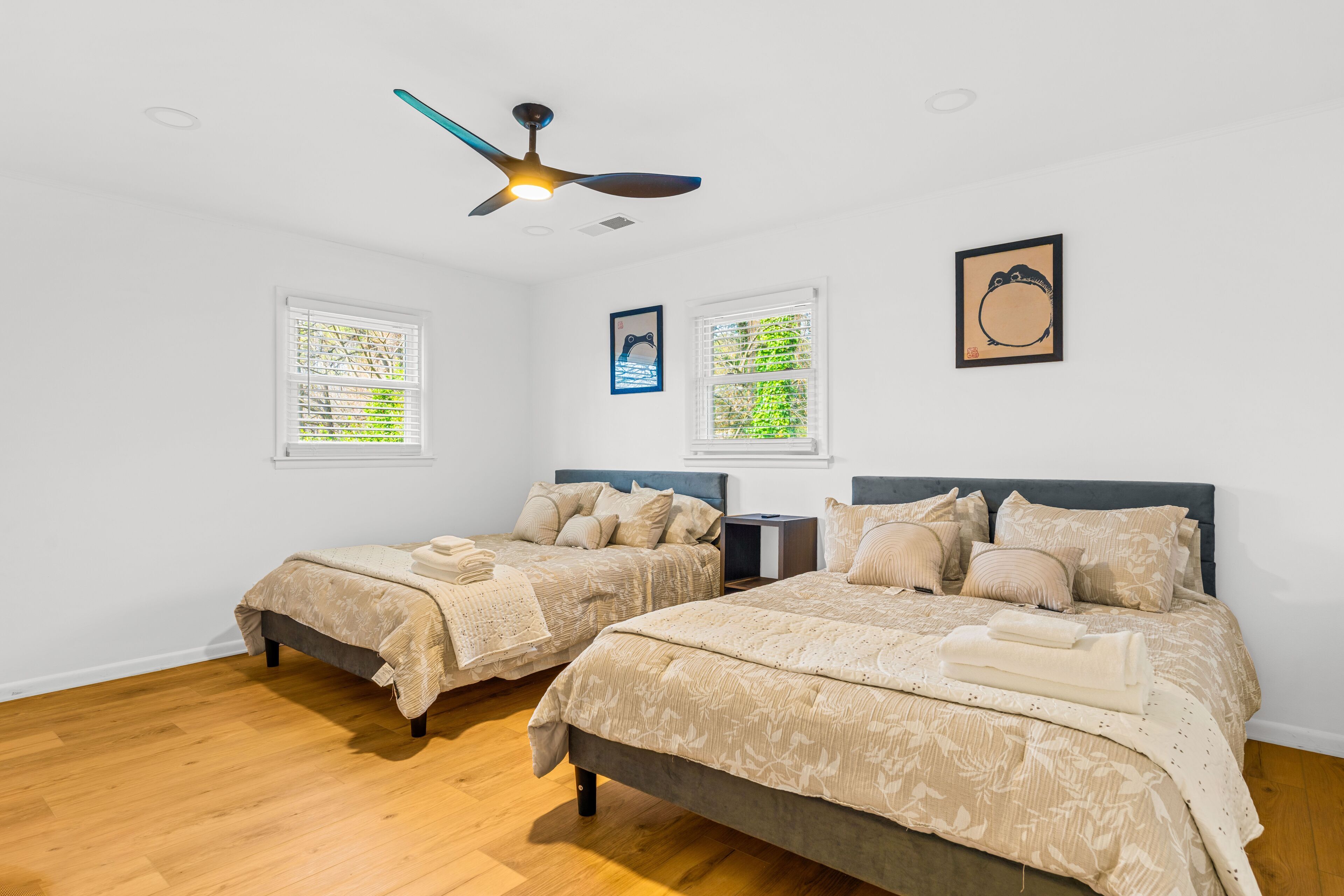 4 chambres, fer et planche à repasser, Wi-Fi, literie fournie