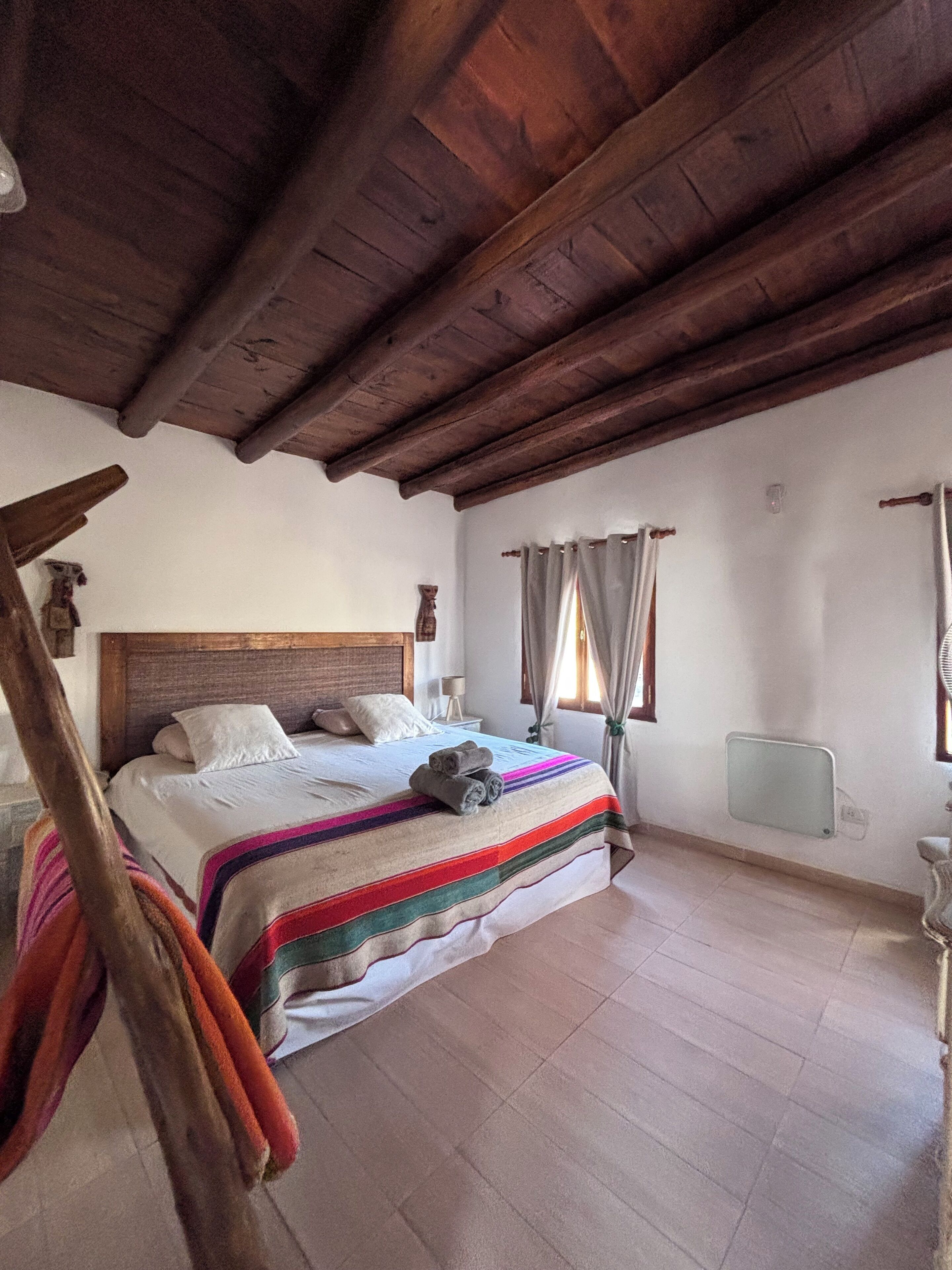 2 dormitorios, tabla de planchar con plancha, wifi gratis y ropa de cama