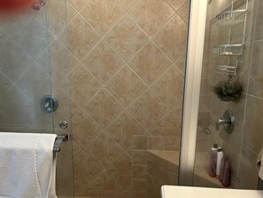 Shower, soap - Located in the heart of Ocean City,Downtown this spacious 4-bedroom apartment. (Ocean City)