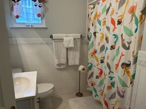 Shower, soap - Located in the heart of Ocean City,Downtown this spacious 4-bedroom apartment. (Ocean City)