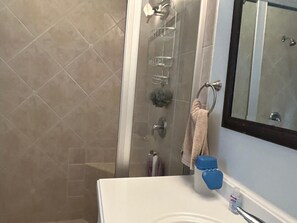 Shower, soap - Located in the heart of Ocean City,Downtown this spacious 4-bedroom apartment. (Ocean City)