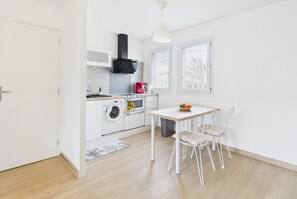 Fridge, microwave, oven, dishwasher - -PEARL- Duplex with seafront balcony (Concarneau)