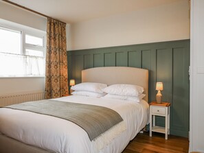 3 bedrooms, individually decorated, individually furnished, free WiFi - Parkfields Cottage (Uttoxeter)