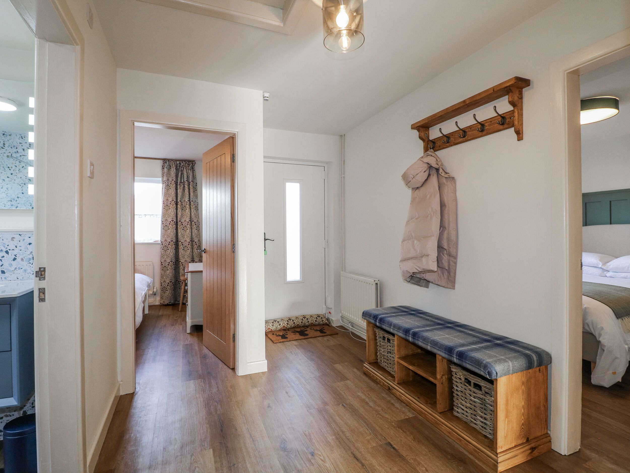 3 bedrooms, individually decorated, individually furnished, free WiFi