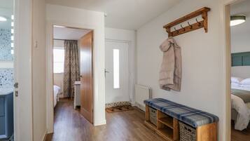 3 bedrooms, individually decorated, individually furnished, free WiFi