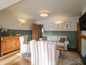 Living area - Parkfields Cottage (Uttoxeter)