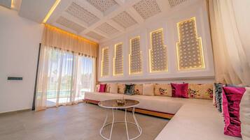 Luxury Villa, Garden View | Interior