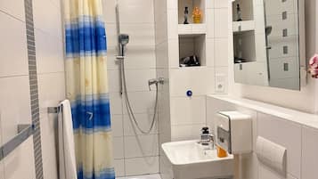 Basic-Apartment, Nichtraucher | Badezimmer