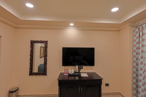 Premium Room with Shared Terrace | Egyptian cotton sheets, premium bedding, pillowtop beds - Ved Mahal (Jaipur)