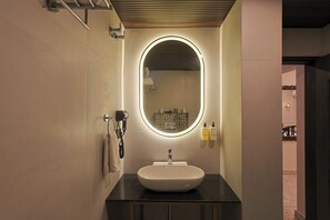 Premium Room with Shared Terrace | 浴室 | 拖鞋