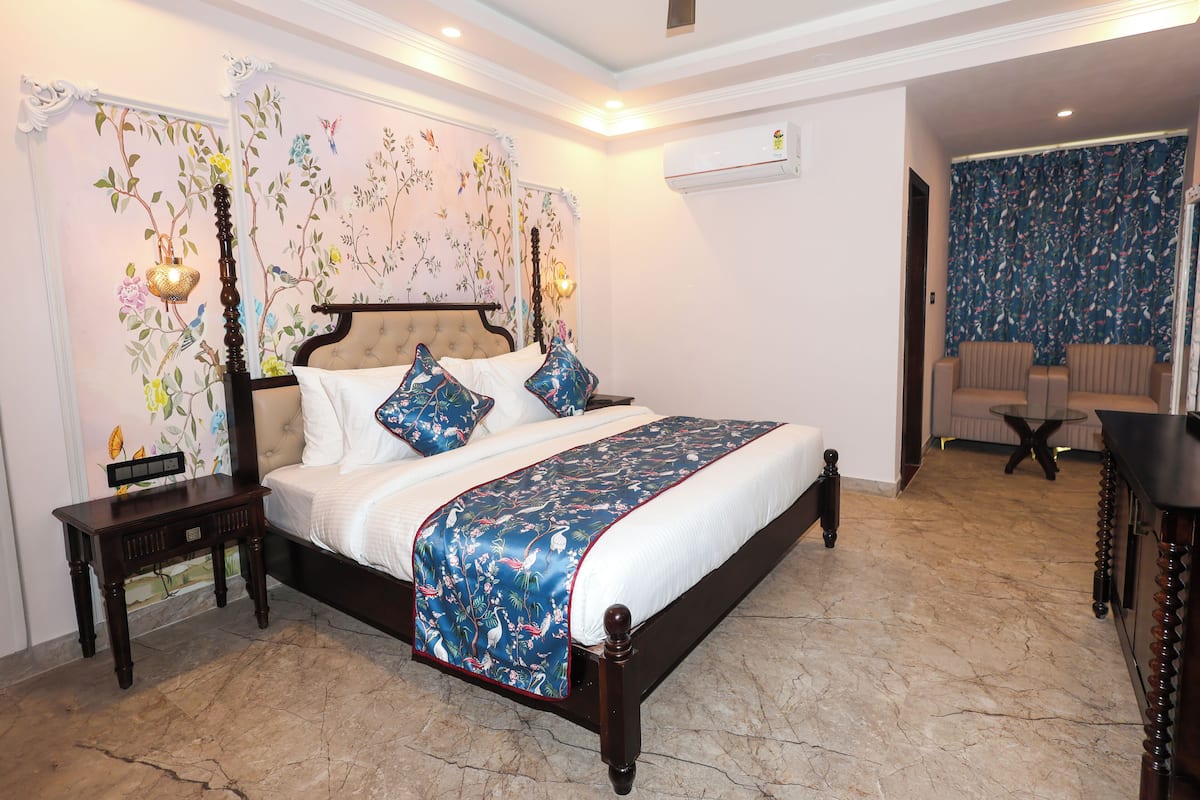 Deluxe Double Room | Individually furnished, desk, laptop workspace, free WiFi