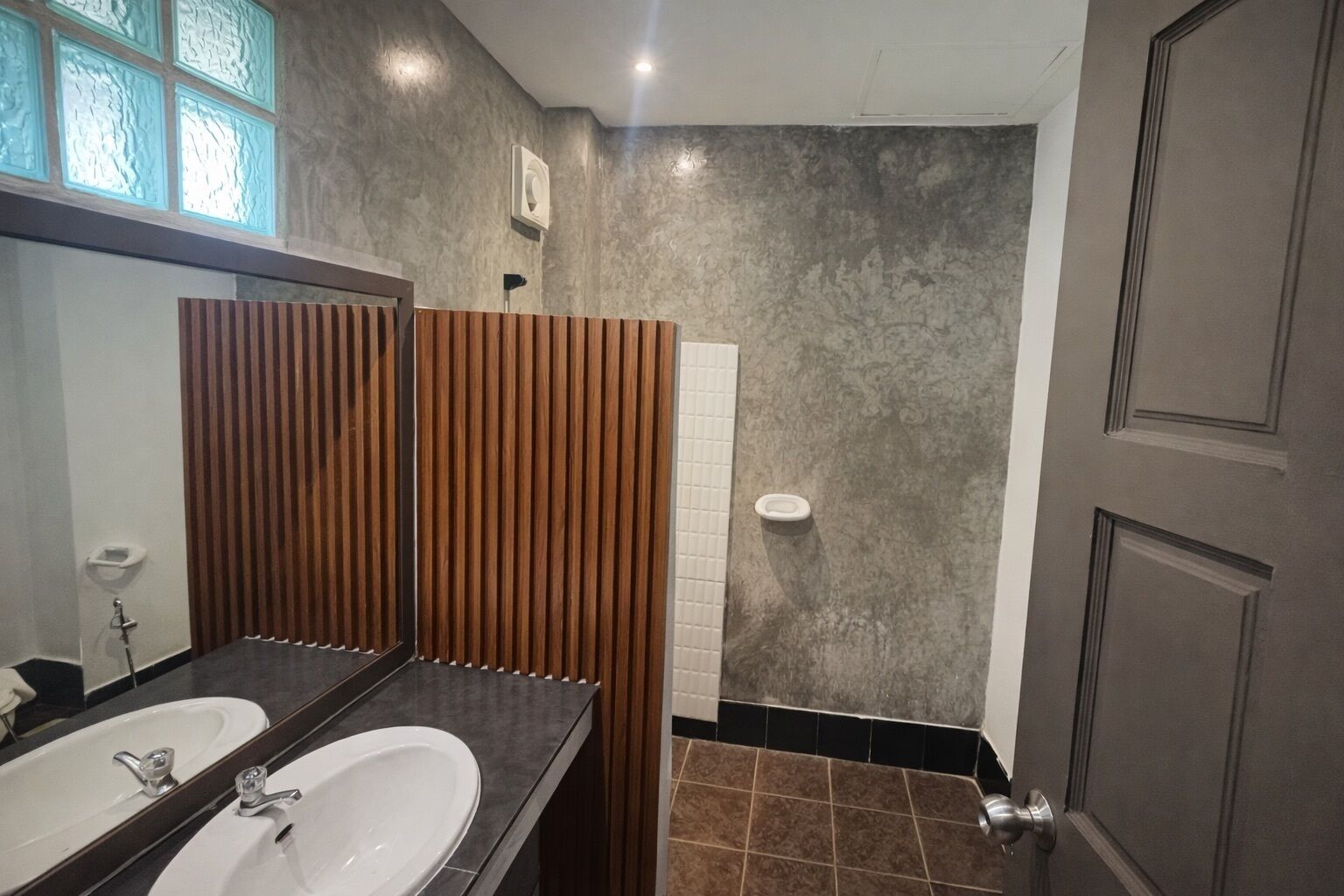 Deluxe Bungalow, Lanai, Pool View | Bathroom