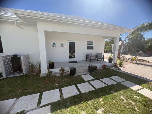 Newly built, 2-bedroom house in marvelous Double Bay South Palmetto.
