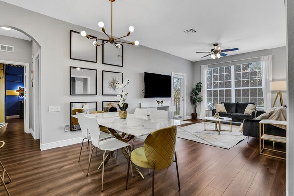 3bd/2ba Elegant Condo With Resort Access - Celebration, FL