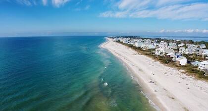 Gulf front, private pool, elevator, north Cape, pets, beach gear included!