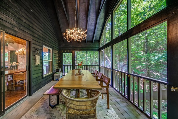Cabin, Multiple Beds, Patio, Mountain View (Heavenly Hideaway) | Dining