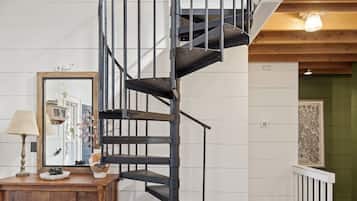 Cabin, Multiple Beds, Patio, Mountain View (Heavenly Hideaway) | Interior