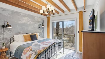 Cabin, Multiple Beds, Patio, Mountain View (Heavenly Hideaway) | 3 bedrooms, individually decorated, individually furnished, bed sheets