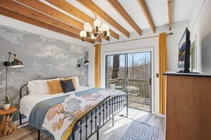 キャビン ベッド (複数台) パティオ マウンテンビュー (Heavenly Hideaway) | 3 室のベッドルーム、客室ごとに異なる装飾、客室ごとに異なるインテリア、ベッドシーツ