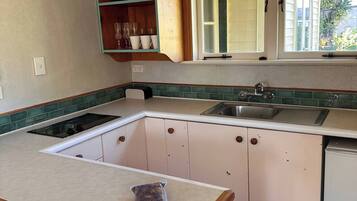 House, 2 Bedrooms, Smoking, Garden View | Interior